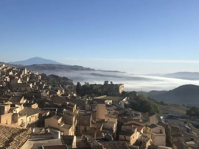 Oda ve Kahvaltı Il Piccolo Attico Caltagirone